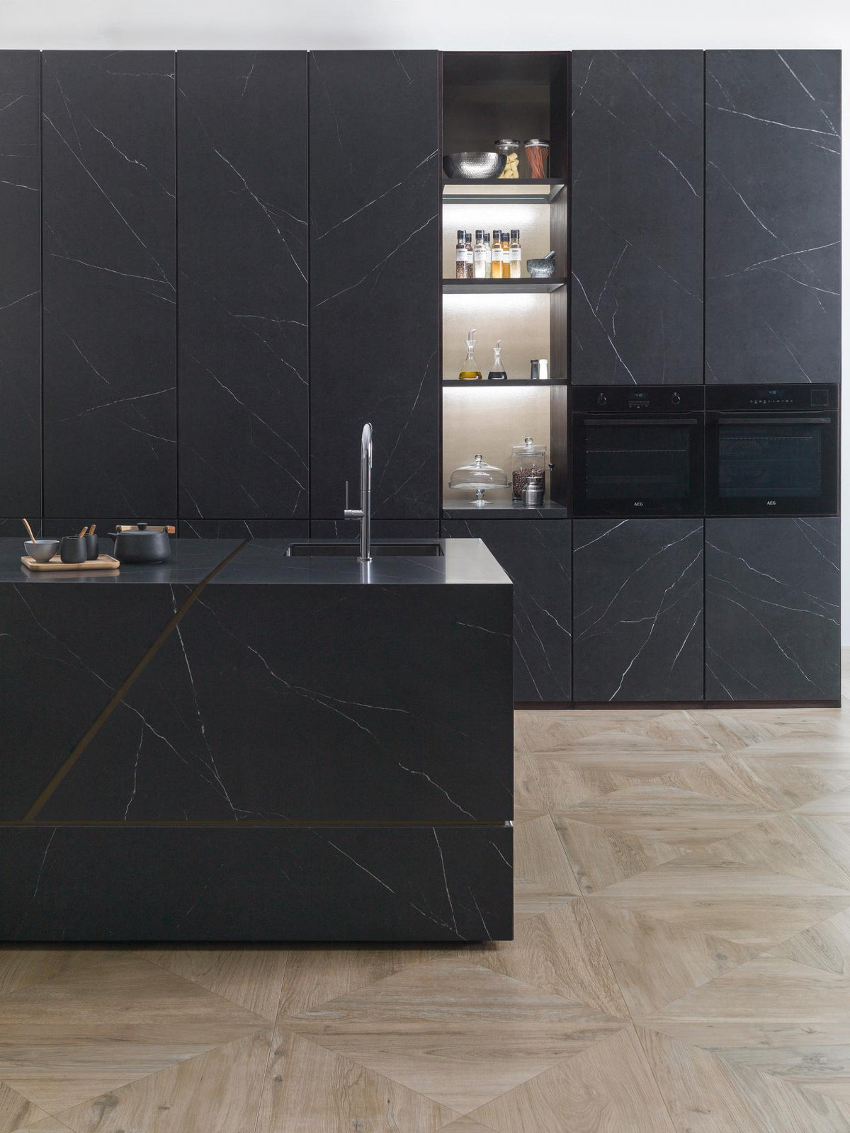 Xtone Liem Black